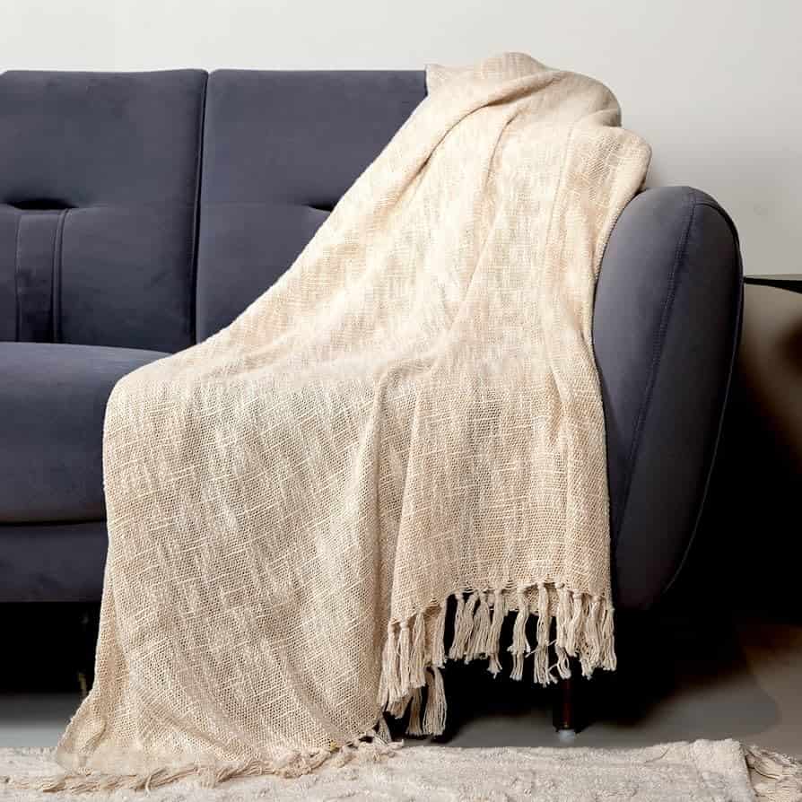an image of throw blanket