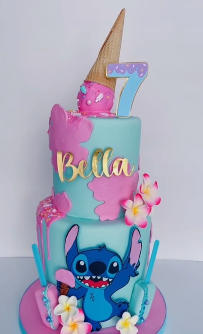 Stitch cake with spaceship