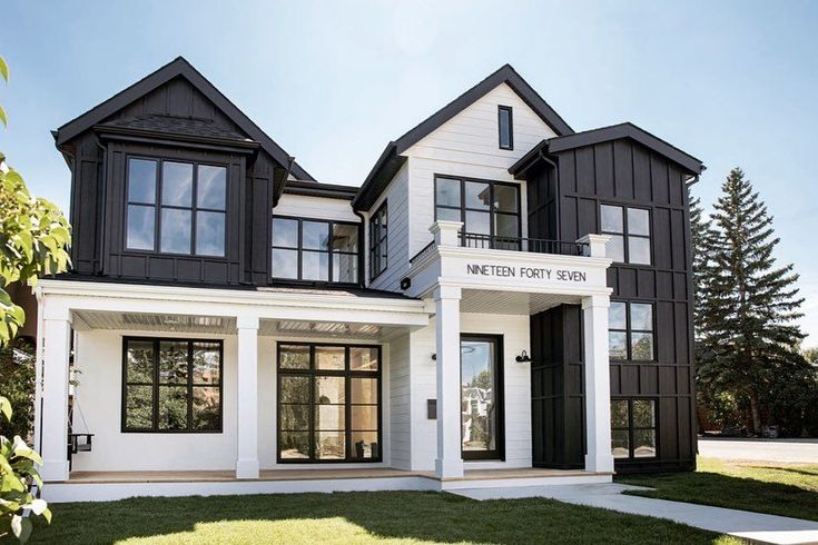 White House With Glossy Black