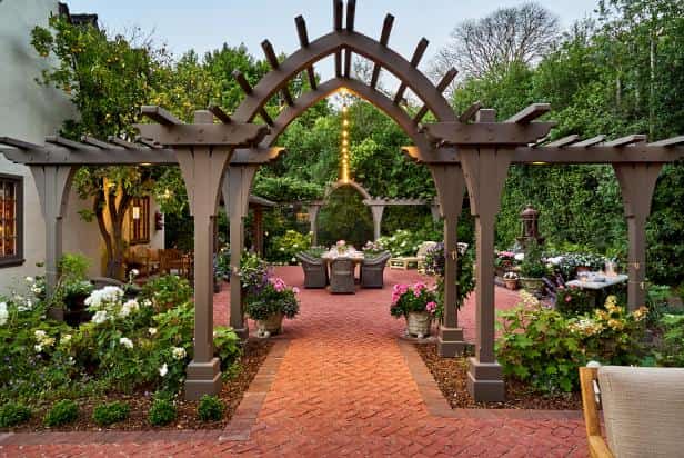 an image of a beautiful entryway with pathway
