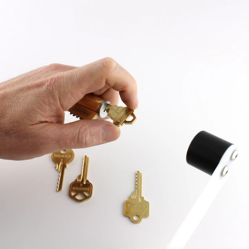Zig-Zag designed bump key set 