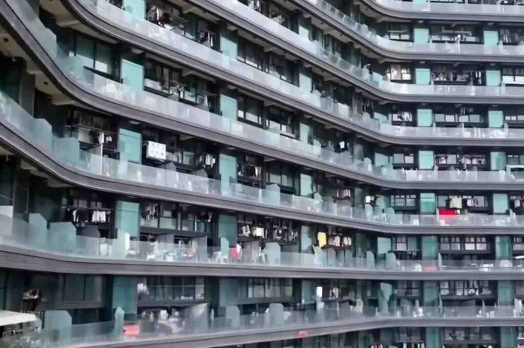 The building picture of the Dystopian Apartment