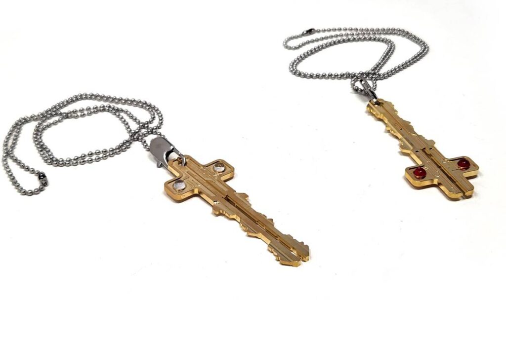 Two keys which create a cruciform key 