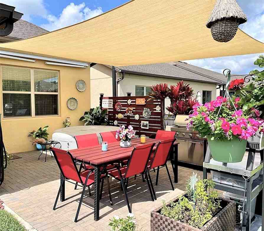 Rectangle sun shade in beige color for the backyard