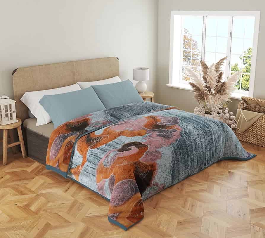 an image of a king blanket on a king sized bed