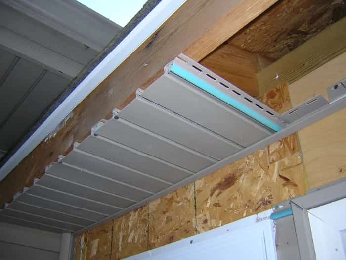 removing aluminum soffit panels