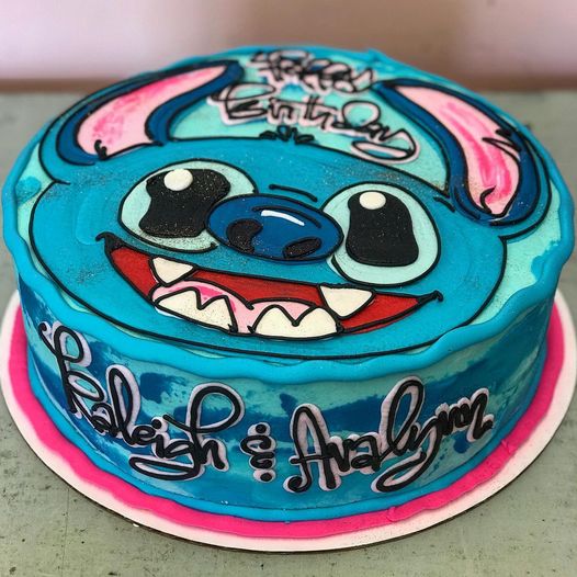 Stitch eating cake