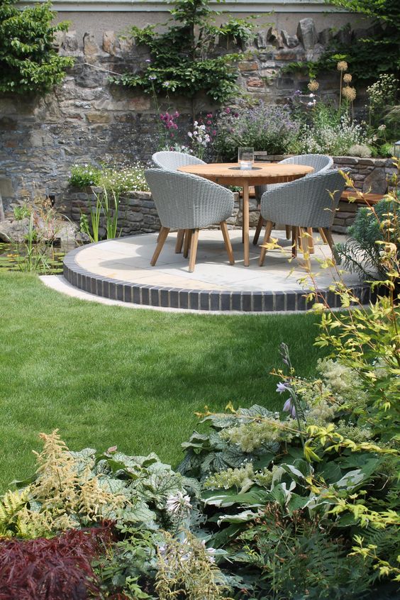 circular paver patio