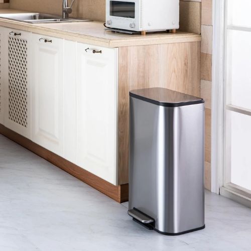 image of Leakproof container with a tight-fitting lid