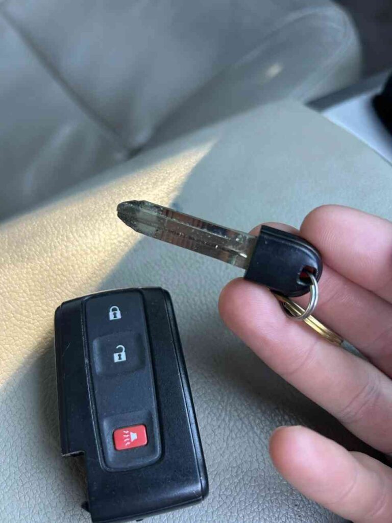 The valet key from the original key fob for car