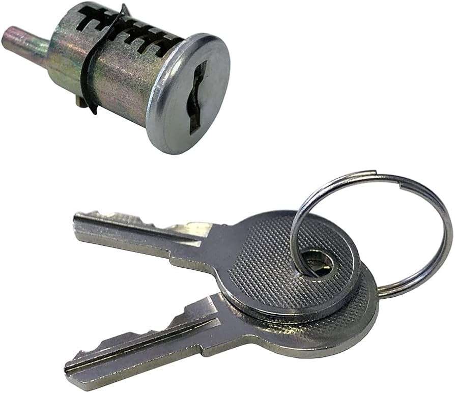 A cylinder key and it's lock pic