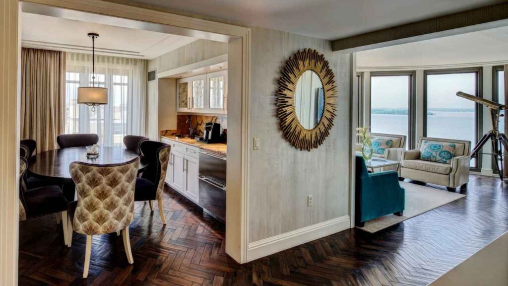 Hotel Suite