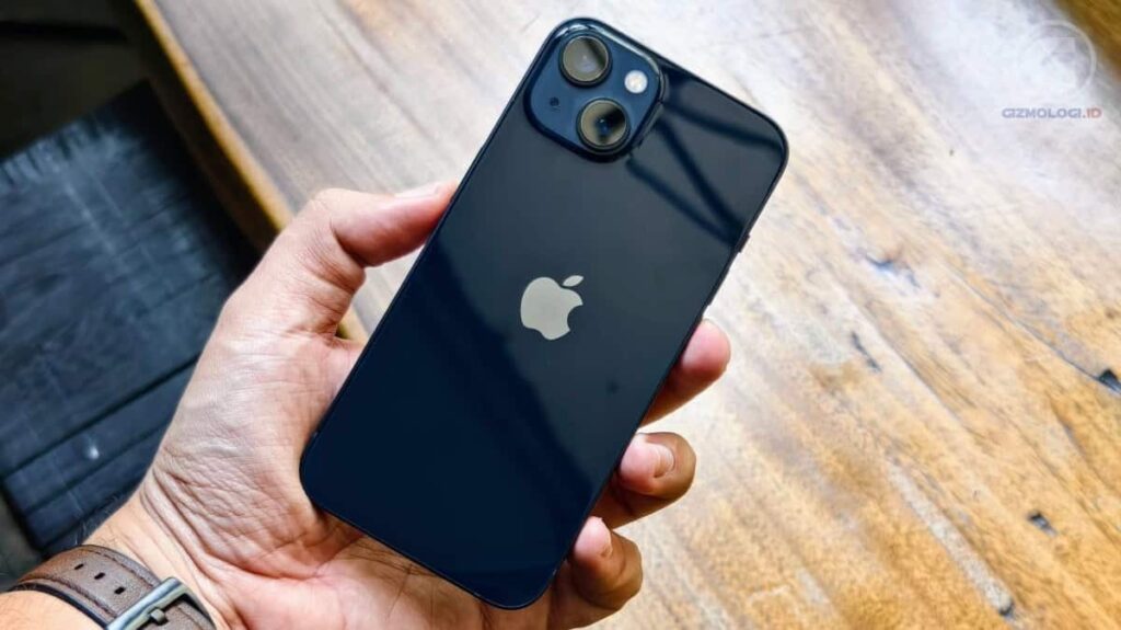 iPhone 13